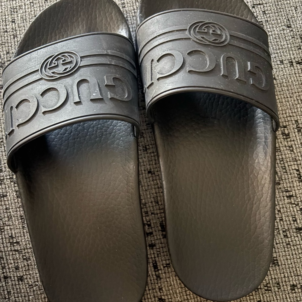 Gucci Black Slide Sandals with Embossed Logo